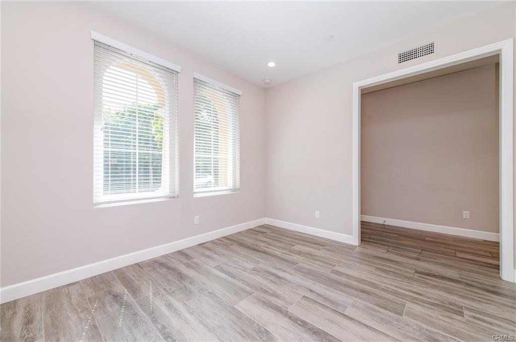 115 Mustang — secondary living zone with natural light