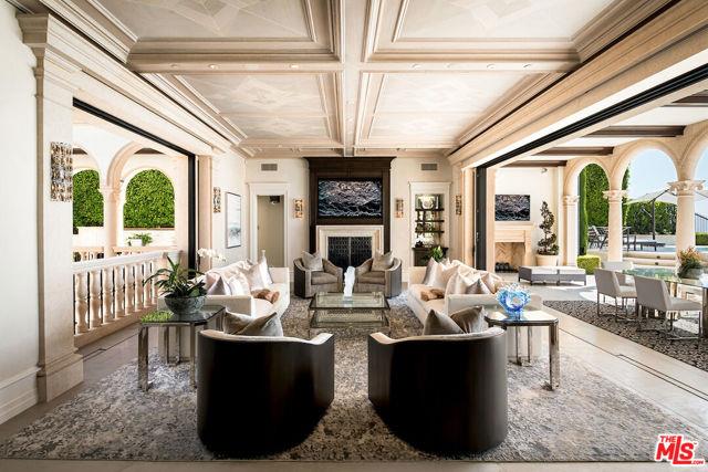 6 Mystique — interior and exterior view 7