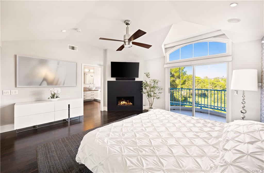 4 Chandon — second bedroom retreat with fireplace